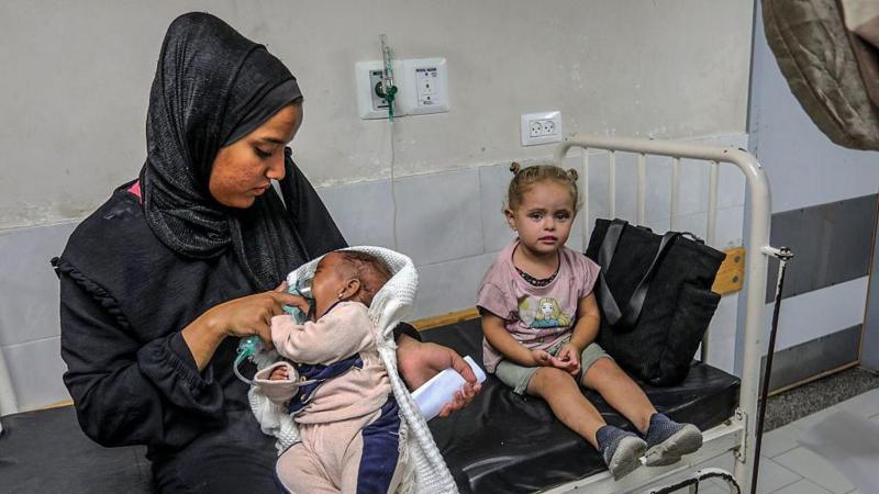 Ten sick Gazan children arrive in UK for treatment