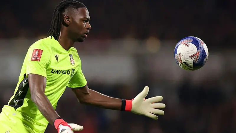 Wrexham goalkeeper Arthur Okonkwoâs switch to Nigeria approved by FIFA