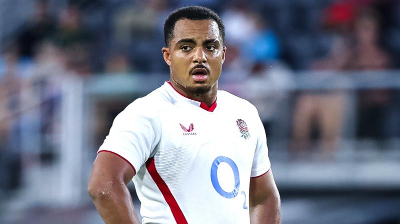 Ojomoh replaces injured Dingwall at 12 for England