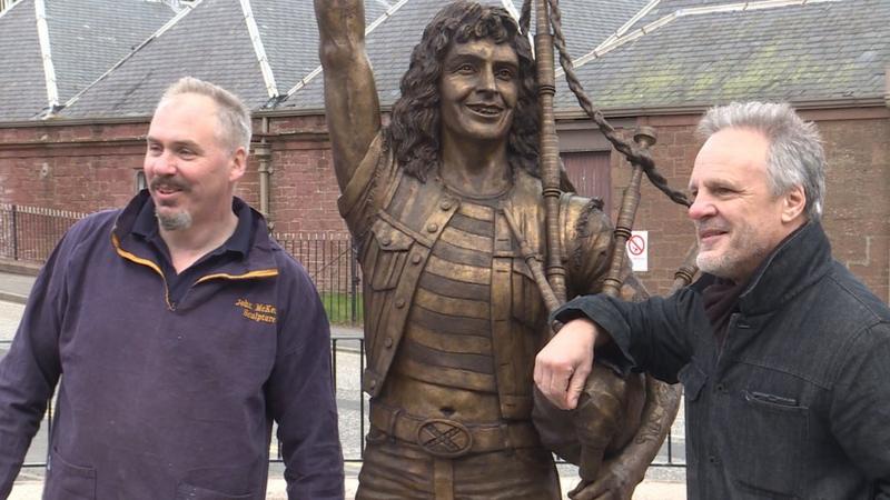 AC/DC to play Edinburgh in first Scottish concert in a decade - BBC News