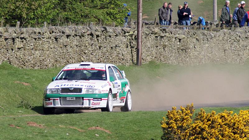 Co-driver killed in crash at Jim Clark Rally in Scottish Borders - BBC News