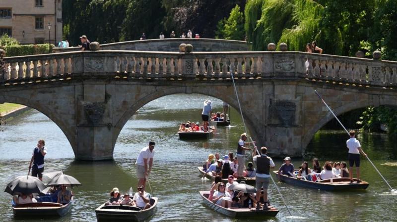 Weekend to bring significant drop in temperatures as heatwave ends
