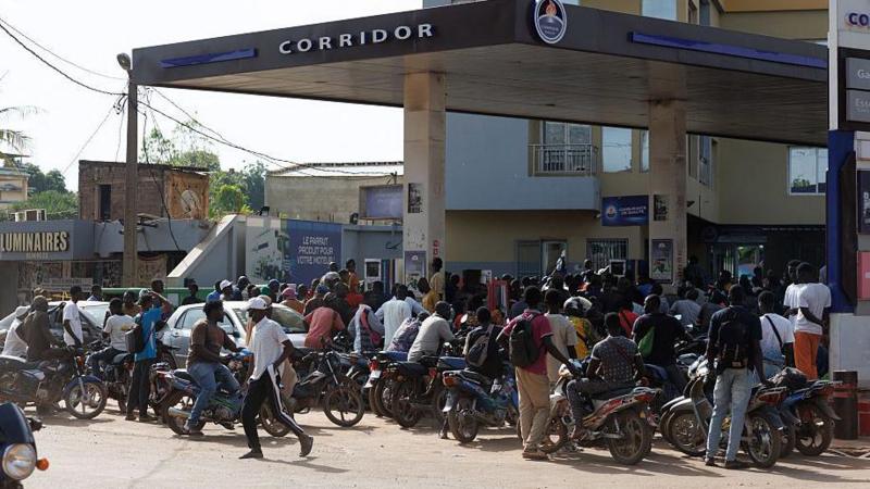 France advises citizens to leave Mali urgently amid jihadist fuel blockade
