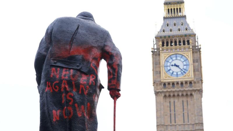 Churchill statue defaced with graffiti
