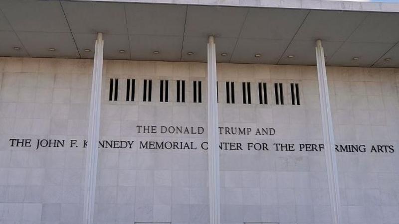 Kennedy Center seeks $1m from musician who cancelled after Trump name added to venue