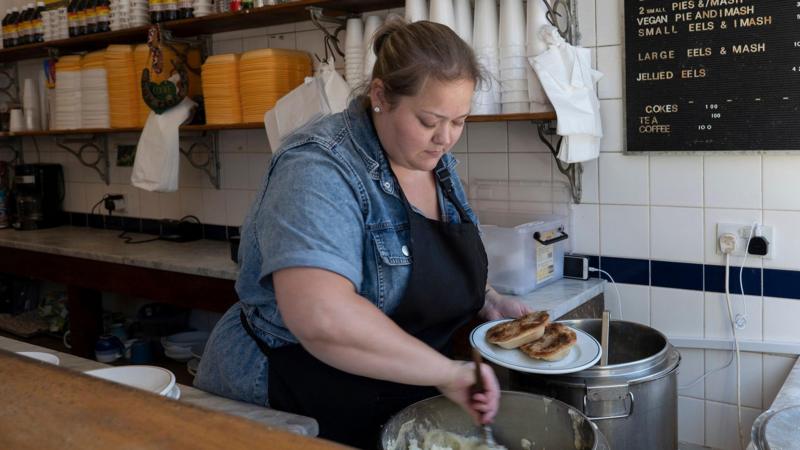 UK unemployment rate hits five-year high of 5.2%