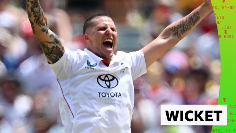 'He's going off!' - England strike after Australia make review error