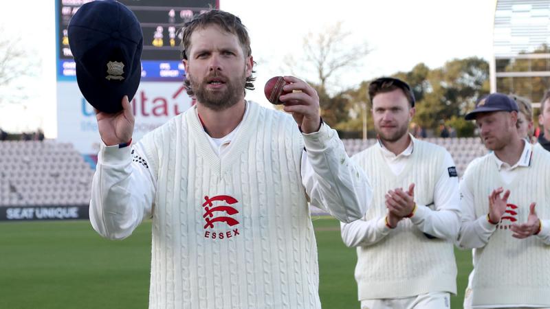 Critchley stars as Essex wrap up big win at Hants