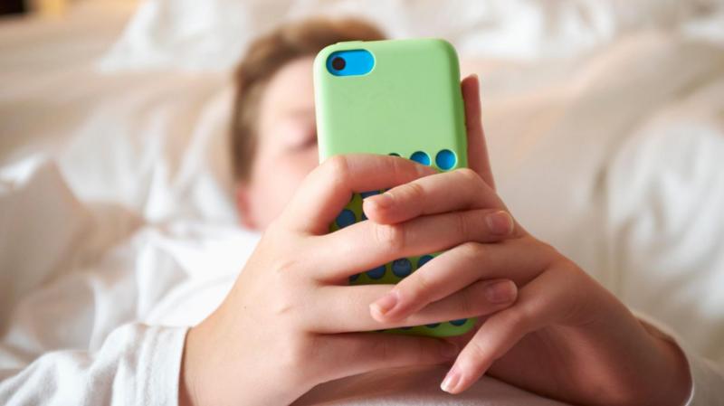 Teens launch High Court challenge to Australia's social media ban