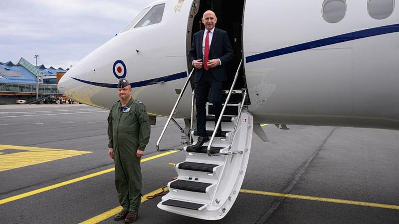 RAF jet carrying defence secretary has signal jammed near Russian border