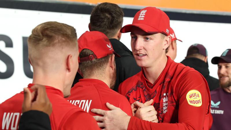 England win series v NZ after rain ruins third T20