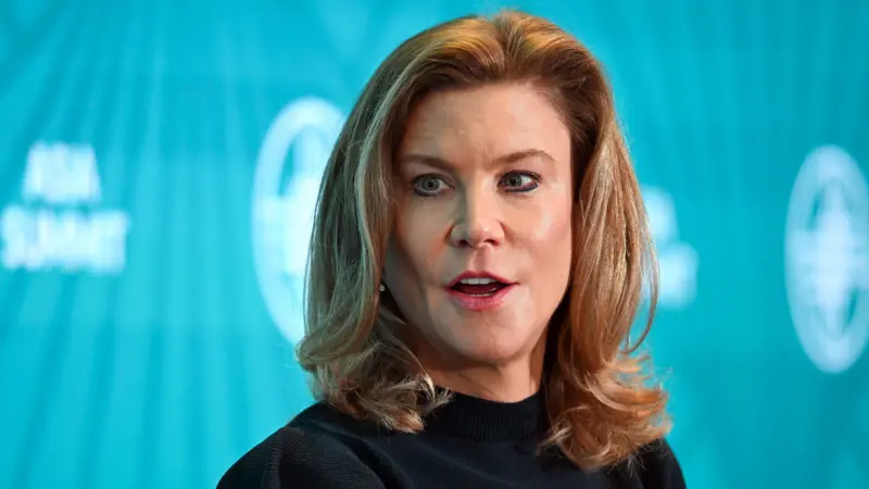 Staveley está en conversaciones para comprar una participación del 25% en el West Ham. Staveley está en conversaciones para comprar una participación del 25% en el West Ham.