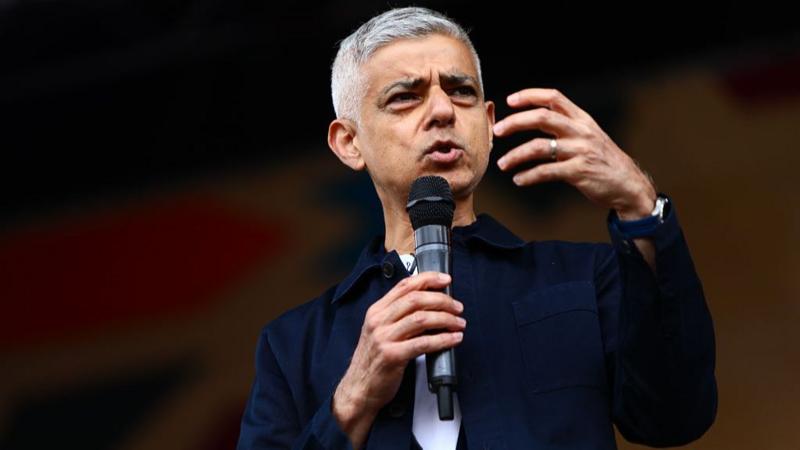 Trump says he didn't want London Mayor Sadiq Khan at state banquet