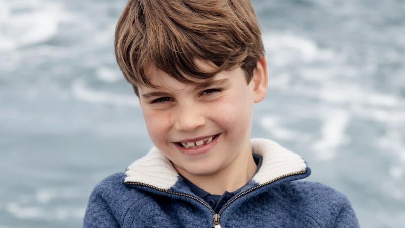 Prince Louis holiday photo released to mark eighth birthday
