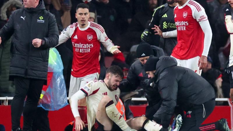 'Idiot' or 'understandable'? Martinelli apologises for pushing Bradley