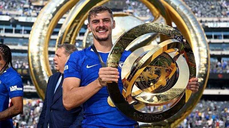 Everton agree £28m deal for Chelsea's Dewsbury-Hall