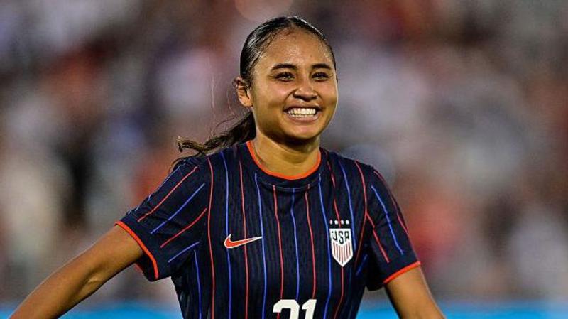 Chelsea Shatters Record Fee to Sign USA Star Thompson