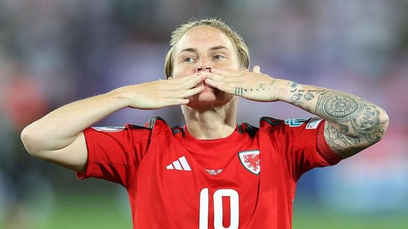 Fishlock Uncertain: Drama Surrounds Future with Wales Team