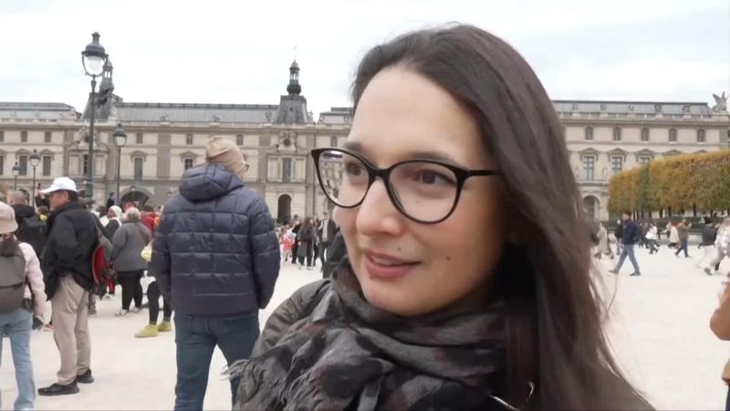 'It's like a scene from a film' - Paris tourists surprised at Louvre jewel theft