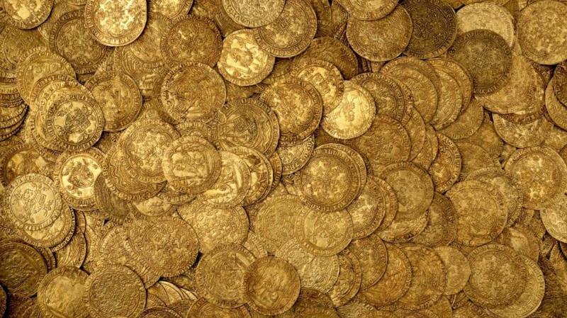 'Dad had a gun under his pillow' to protect largest UK medieval coin hoard