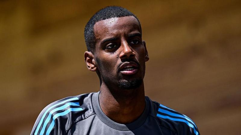 Isak's Electrifying Return to Train with Former Club Real Sociedad!