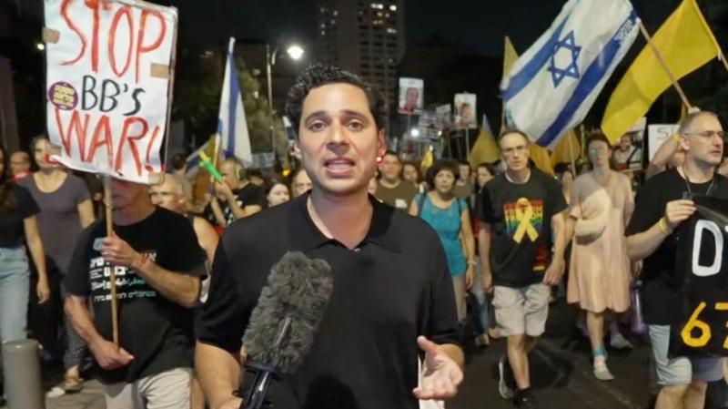 Jerusalem protesters converge on PM Netanyahu's residence