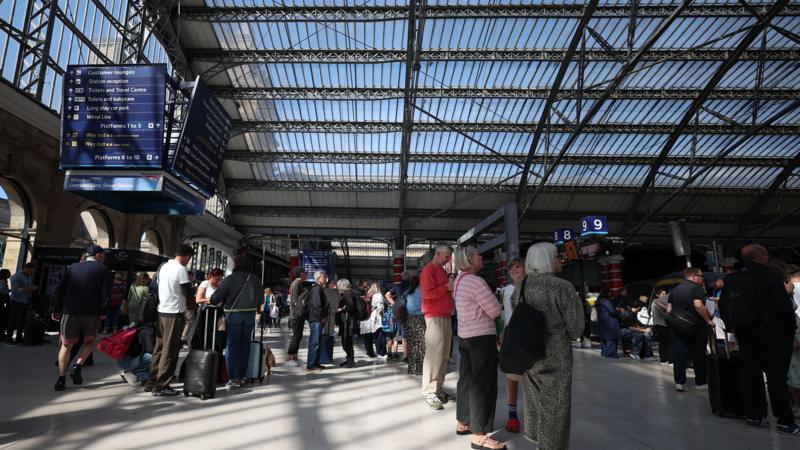 Thousands of rail passengers hit by power failure disruption