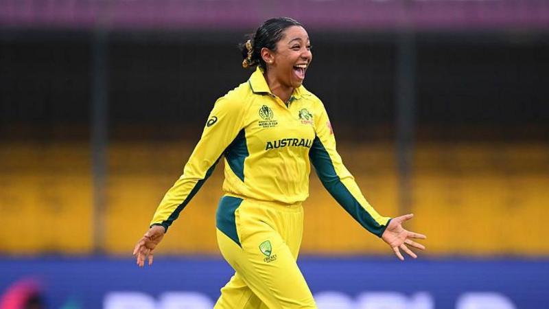 King takes 7-18 as Australia thrash South Africa