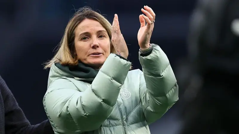 Sonia Bompastor applauds fans after Chelsea's win at Spurs