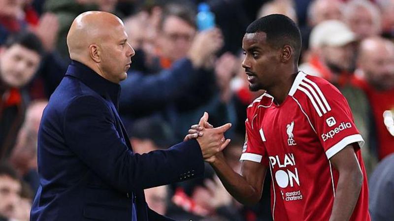 Isak doesn't deserve start over Ekitike - Rooney