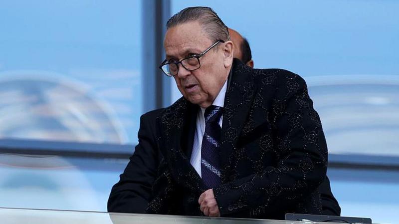West Ham co-chair David Sullivan steps down after 'serious historic allegations'