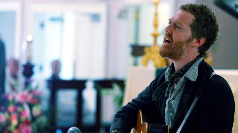 Oscar-winning songwriter Glen Hansard killed in crash