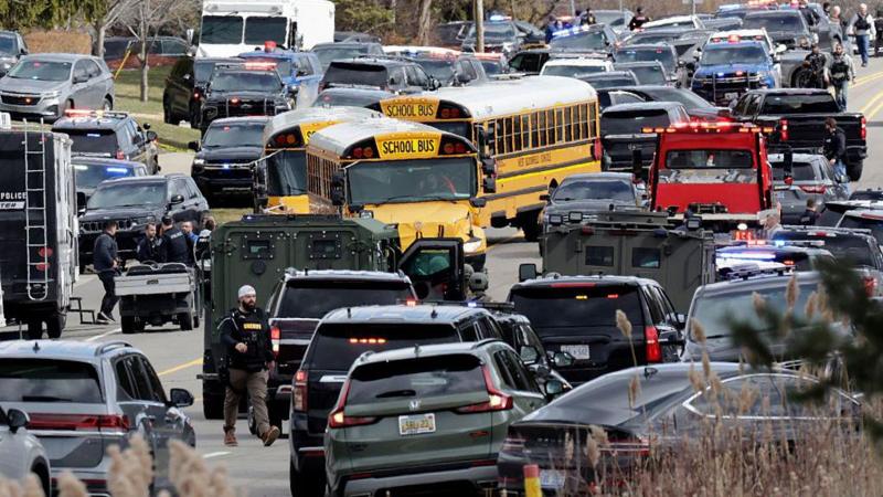 Suspect dead after ramming vehicle into Jewish temple in Michigan
