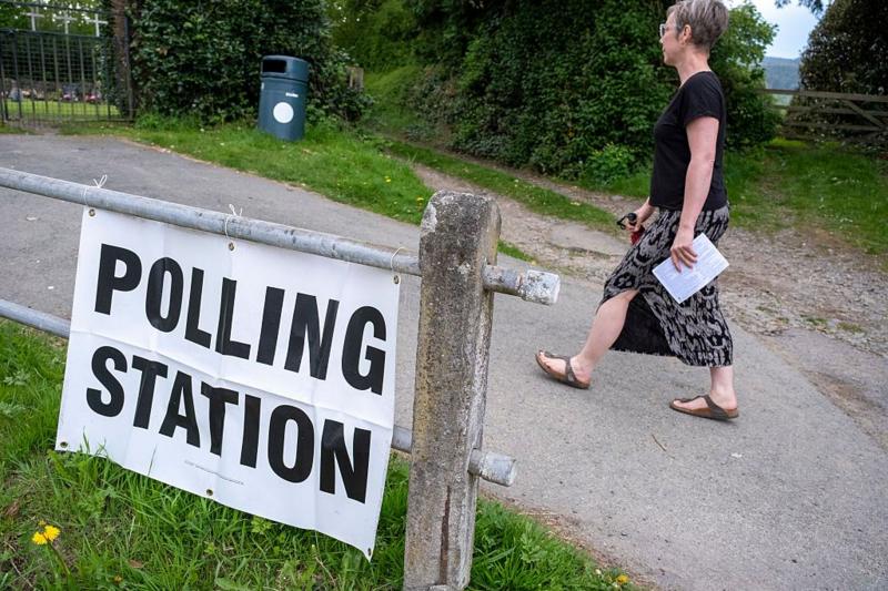 Government abandons plans to delay 30 council elections