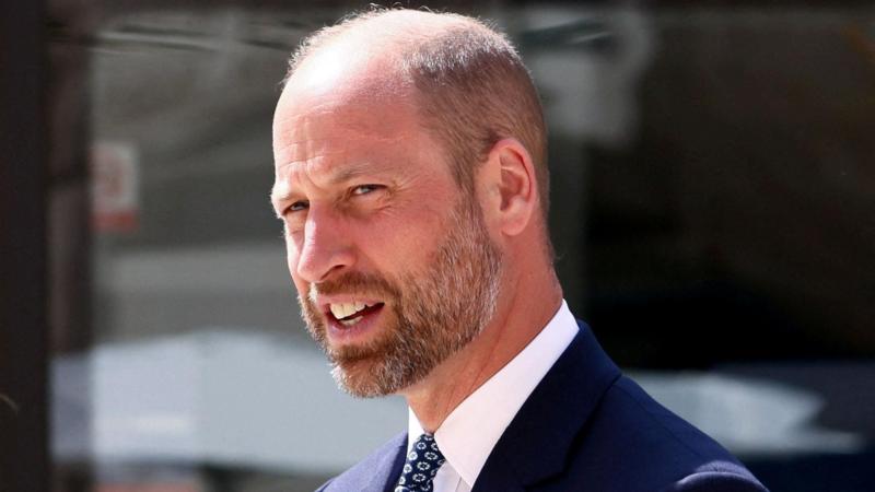 Prince William arrives by electric bus for climate event