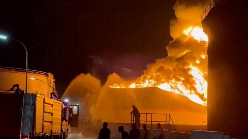 Libyan authorities battle big blaze at major oil refinery