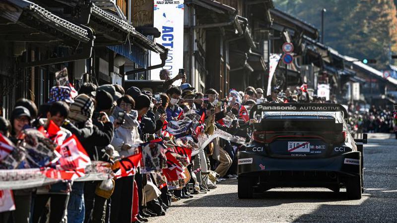 Car rali Elfyn Evans yn Japan