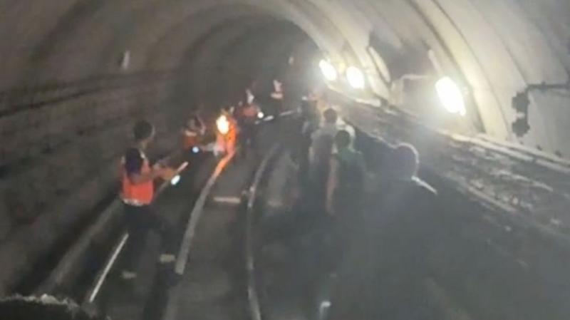 TfL sorry as passengers trapped on Tube for hours