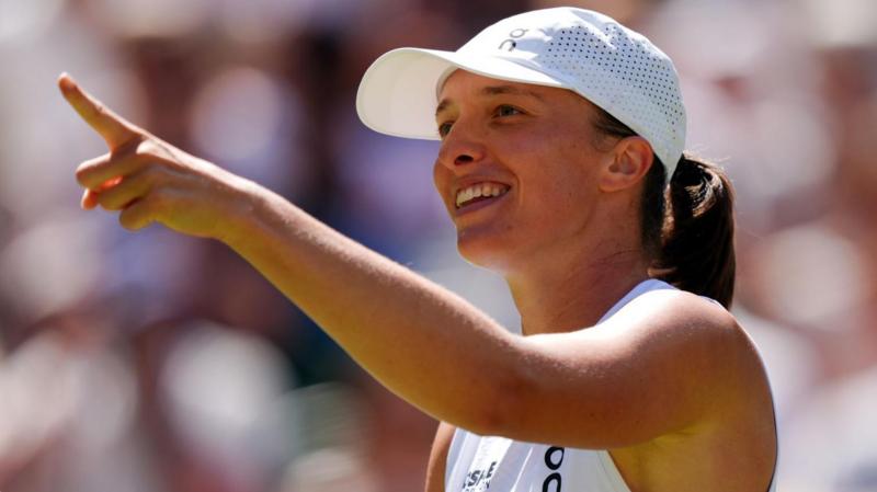 Swiatek earns A+ verdict from Navratilova