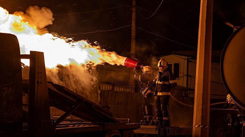 Russia strikes Ukraine as talks with US to end war continue