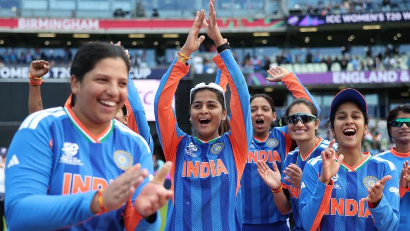 Mandhana and Deepti star as India beat Pakistan