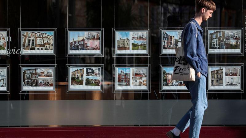 Estate agents accuse Rightmove of charging excessive fees