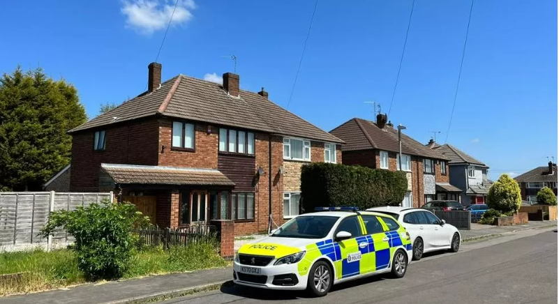 Police car in Kathleen Avenue