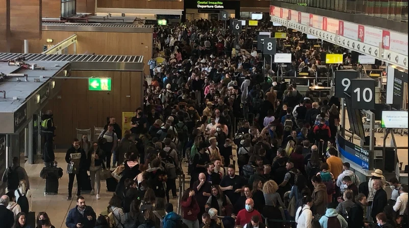 Queues at Dublin Airport