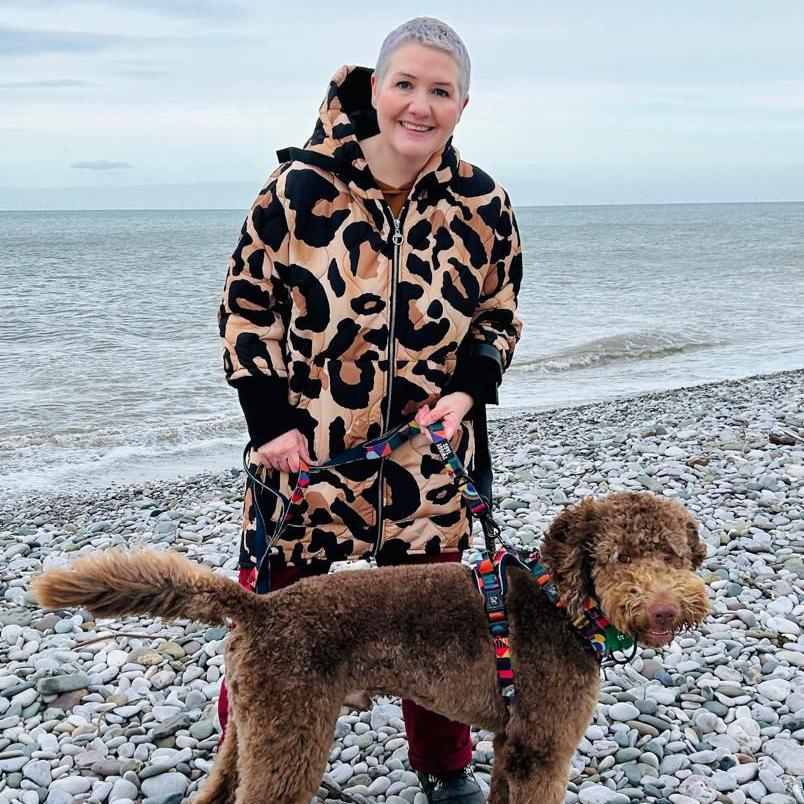 Angharad Rees a'i chi