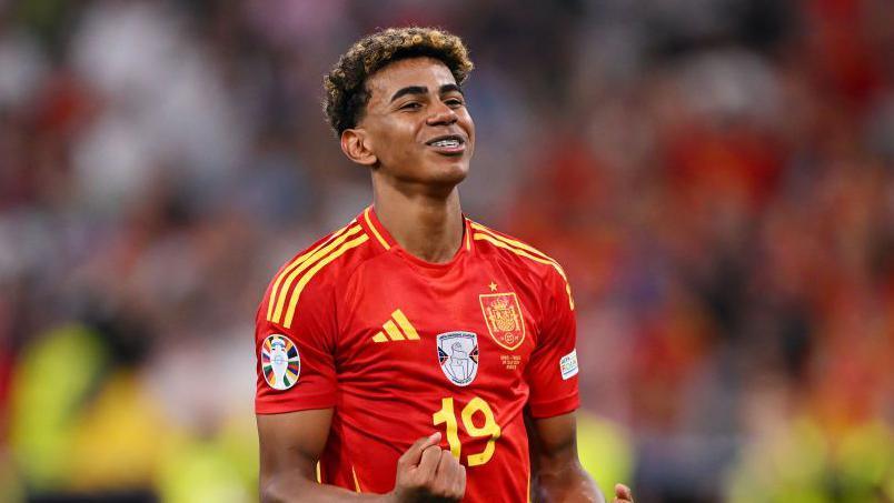 Lamine Yamal in a Spain kit