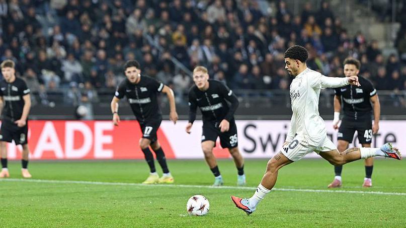 Morgan Gibbs-White taking a penalty