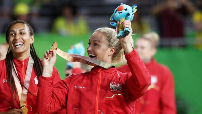 Chelsea Pitman shows off her Commonwealth Games gold medal