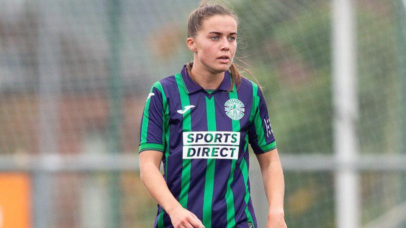 Striker Eilidh Adams scored twice in Hibs' 6-0 victory