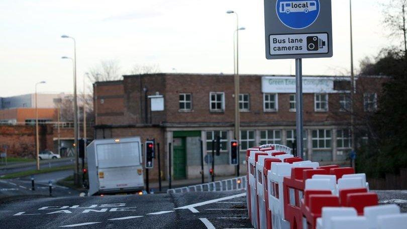 Traffic waiting near Askew road